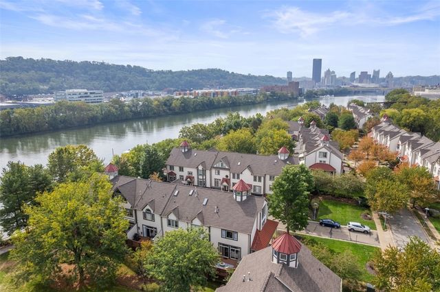 7 Waterside Place, Washington's Landing, PA 15222