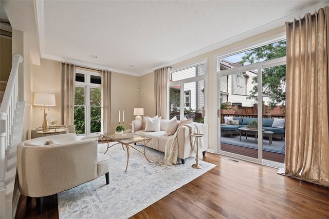 7 Waterside Place, Washington's Landing, PA 15222