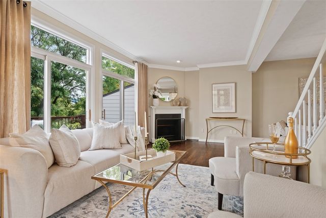 7 Waterside Place, Washington's Landing, PA 15222