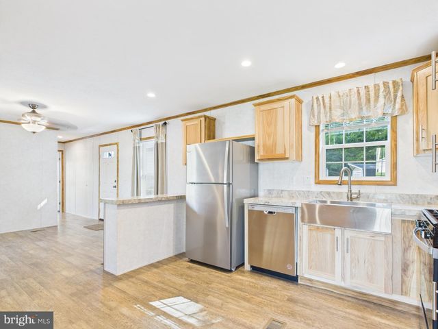 140 RUSTIQUE DR, York, PA 17408