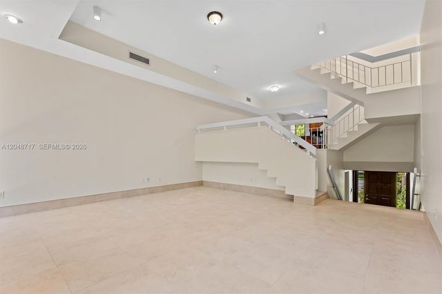 2525 NE 135th St, North Miami, FL 33181