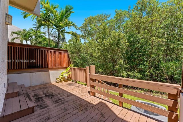 2525 NE 135th St, North Miami, FL 33181