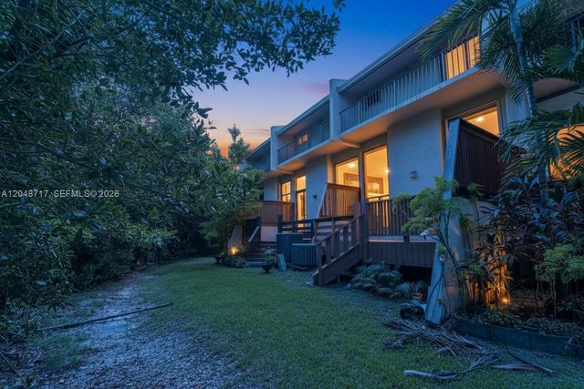 2525 NE 135th St, North Miami, FL 33181