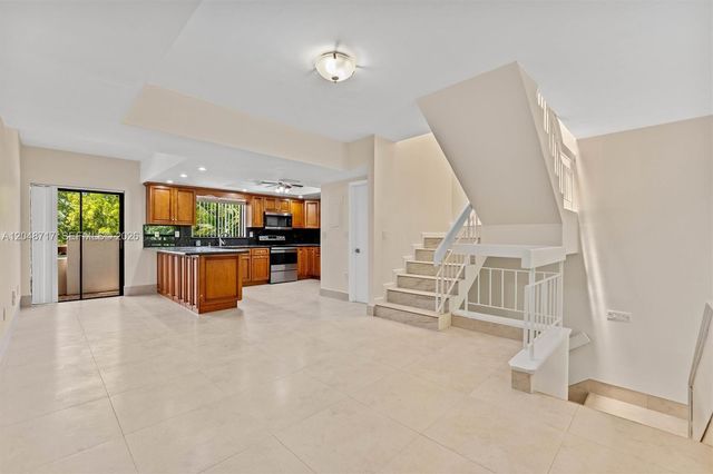 2525 NE 135th St, North Miami, FL 33181