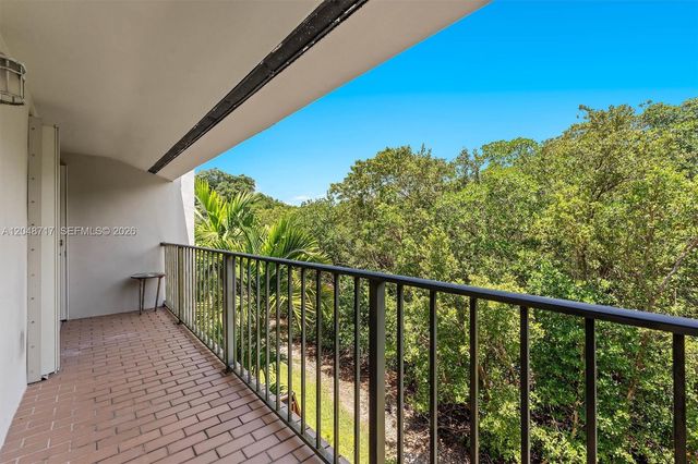 2525 NE 135th St, North Miami, FL 33181