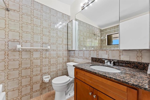 2525 NE 135th St, North Miami, FL 33181