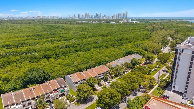 2525 NE 135th St, North Miami, FL 33181