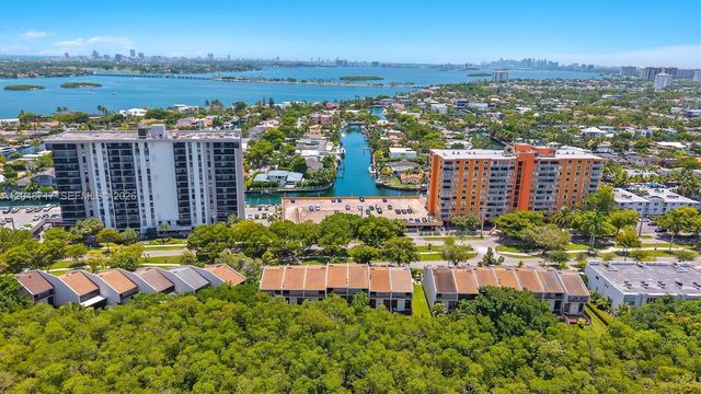 2525 NE 135th St, North Miami, FL 33181