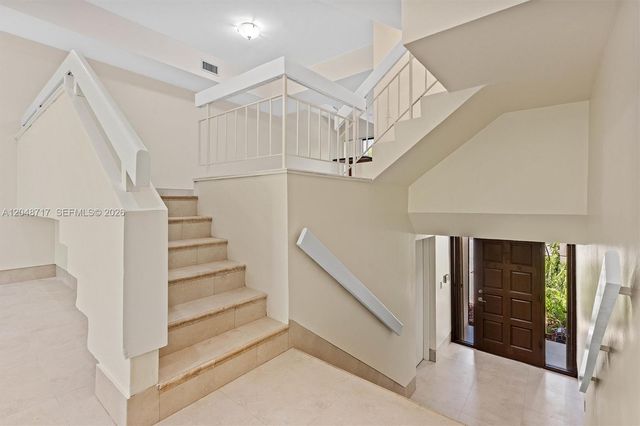2525 NE 135th St, North Miami, FL 33181