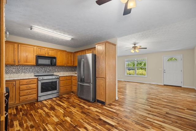 100 Henry Drive, Berea, KY 40403