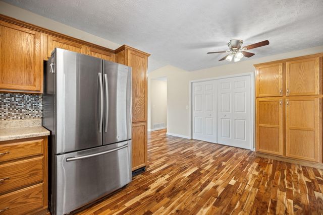 100 Henry Drive, Berea, KY 40403