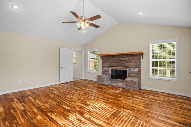 100 Henry Drive, Berea, KY 40403