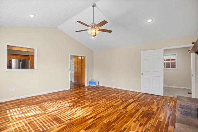 100 Henry Drive, Berea, KY 40403