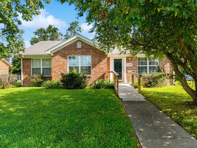 100 Henry Drive, Berea, KY 40403