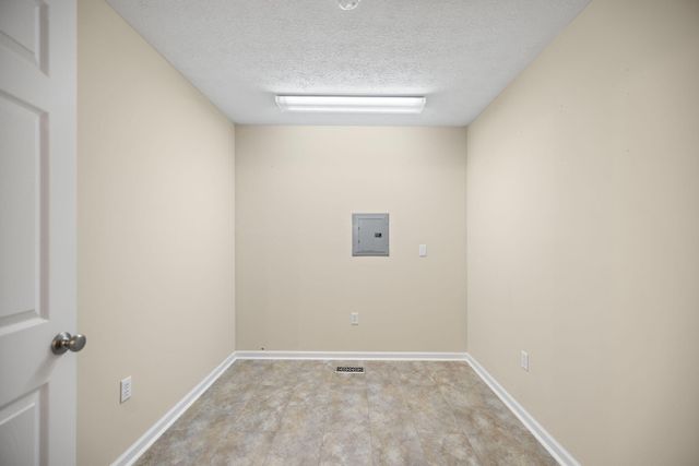 100 Henry Drive, Berea, KY 40403