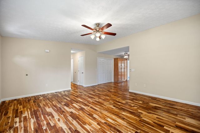 100 Henry Drive, Berea, KY 40403