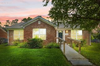 100 Henry Drive, Berea, KY 40403