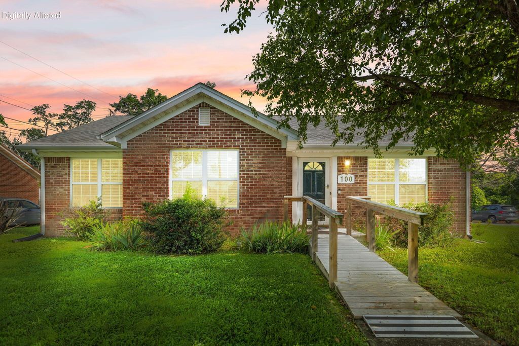 100 Henry Drive, Berea, KY 40403