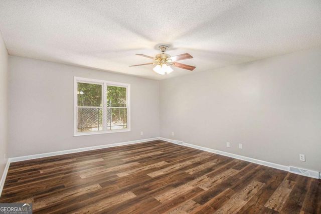 371 Lake Drive SE, Calhoun, GA 30701