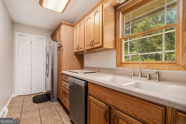 371 Lake Drive SE, Calhoun, GA 30701