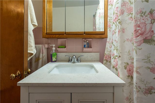 6616 Overlook St, South Park, PA 15129