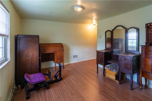 6616 Overlook St, South Park, PA 15129