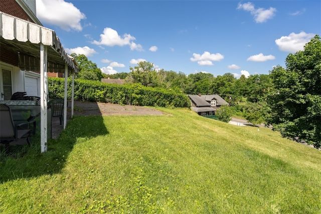 6616 Overlook St, South Park, PA 15129
