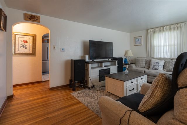 6616 Overlook St, South Park, PA 15129