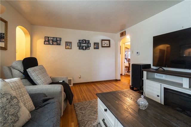 6616 Overlook St, South Park, PA 15129