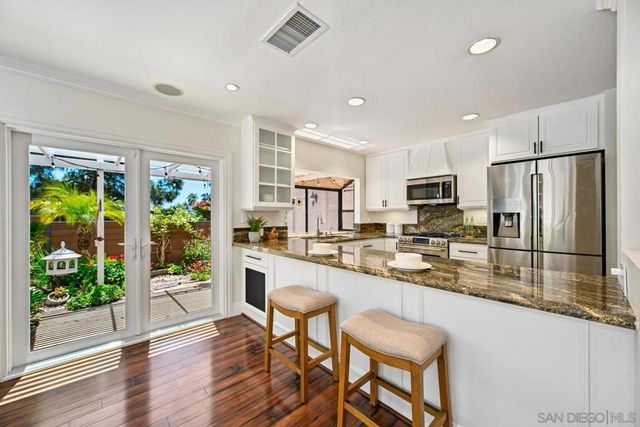 14265 Manzella Dr., San Diego, CA 92129