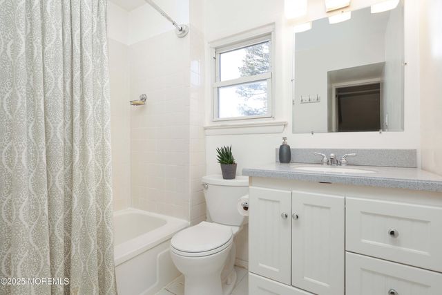 54 Chingarora Avenue, Keyport, NJ 07735