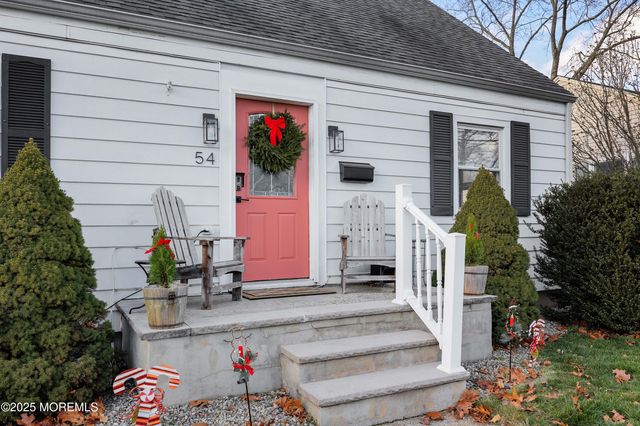 54 Chingarora Avenue, Keyport, NJ 07735