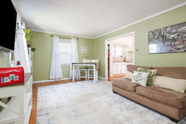 54 Chingarora Avenue, Keyport, NJ 07735