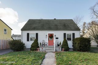 54 Chingarora Avenue, Keyport, NJ 07735