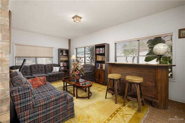 9813 Las Palmas Drive, Mcallen, TX 78504