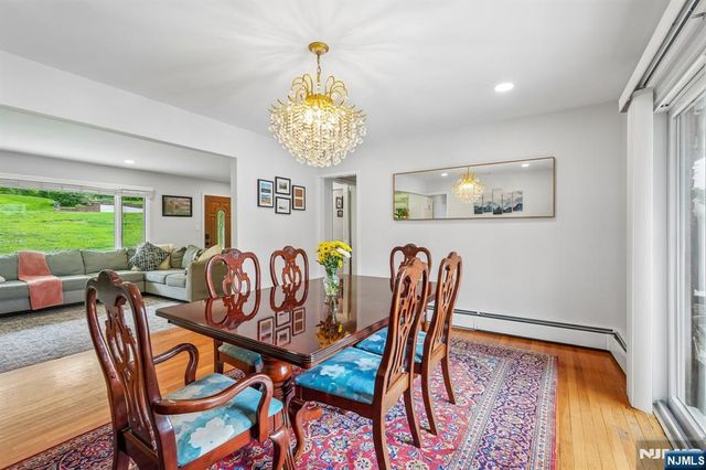 31 Surrey Drive, Wayne, NJ 07470