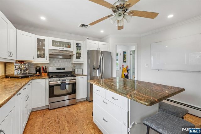 31 Surrey Drive, Wayne, NJ 07470