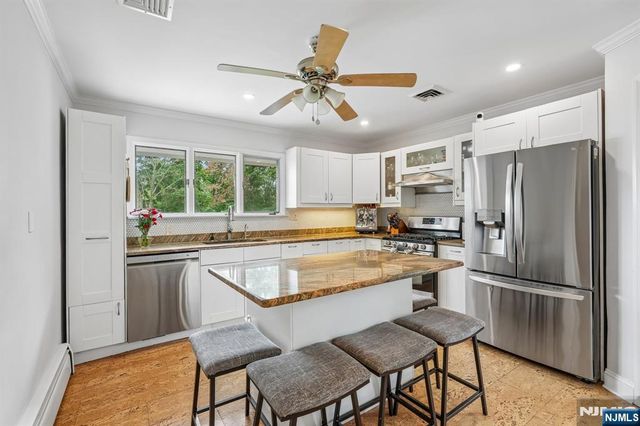 31 Surrey Drive, Wayne, NJ 07470
