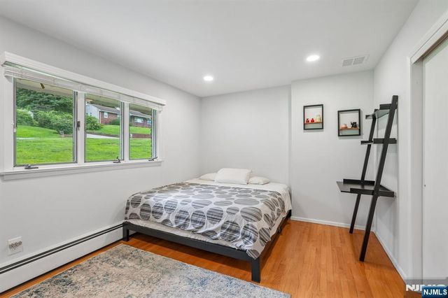 31 Surrey Drive, Wayne, NJ 07470