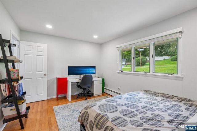 31 Surrey Drive, Wayne, NJ 07470