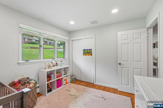 31 Surrey Drive, Wayne, NJ 07470