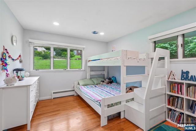 31 Surrey Drive, Wayne, NJ 07470