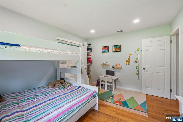 31 Surrey Drive, Wayne, NJ 07470