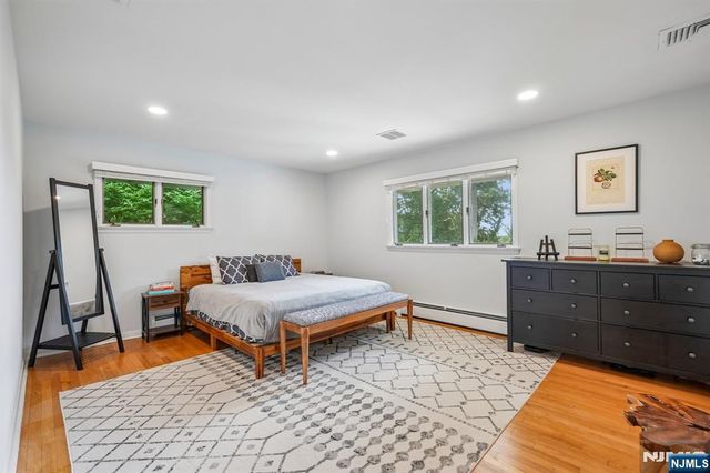 31 Surrey Drive, Wayne, NJ 07470