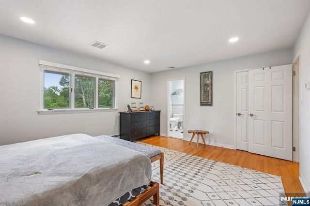 31 Surrey Drive, Wayne, NJ 07470