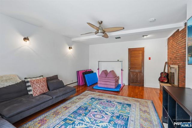 31 Surrey Drive, Wayne, NJ 07470