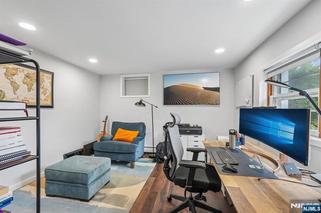31 Surrey Drive, Wayne, NJ 07470