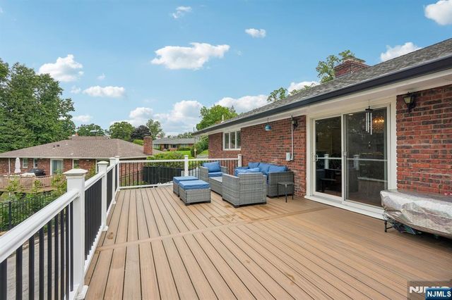 31 Surrey Drive, Wayne, NJ 07470