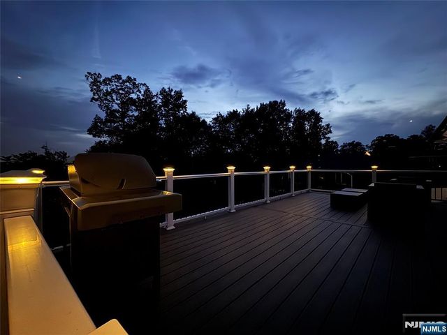 31 Surrey Drive, Wayne, NJ 07470