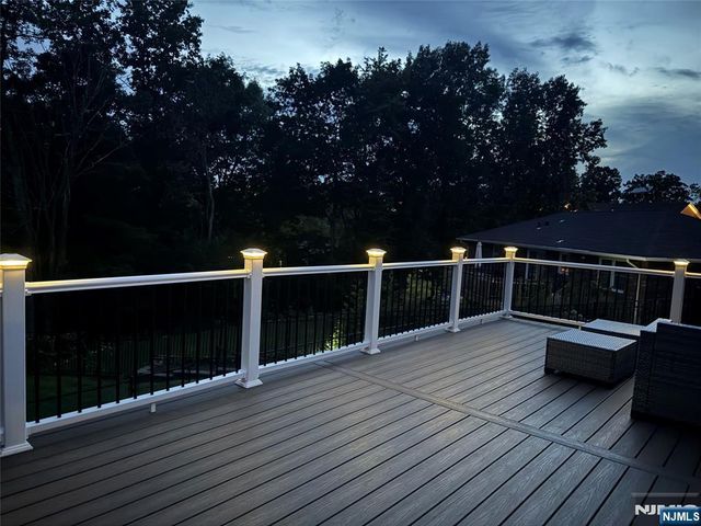 31 Surrey Drive, Wayne, NJ 07470